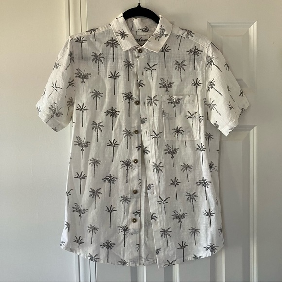 NWT Men’s 100% Cotton Palm Tree Print Short Sleeve Collared Button Shirt (Small) - Picture 1 of 8